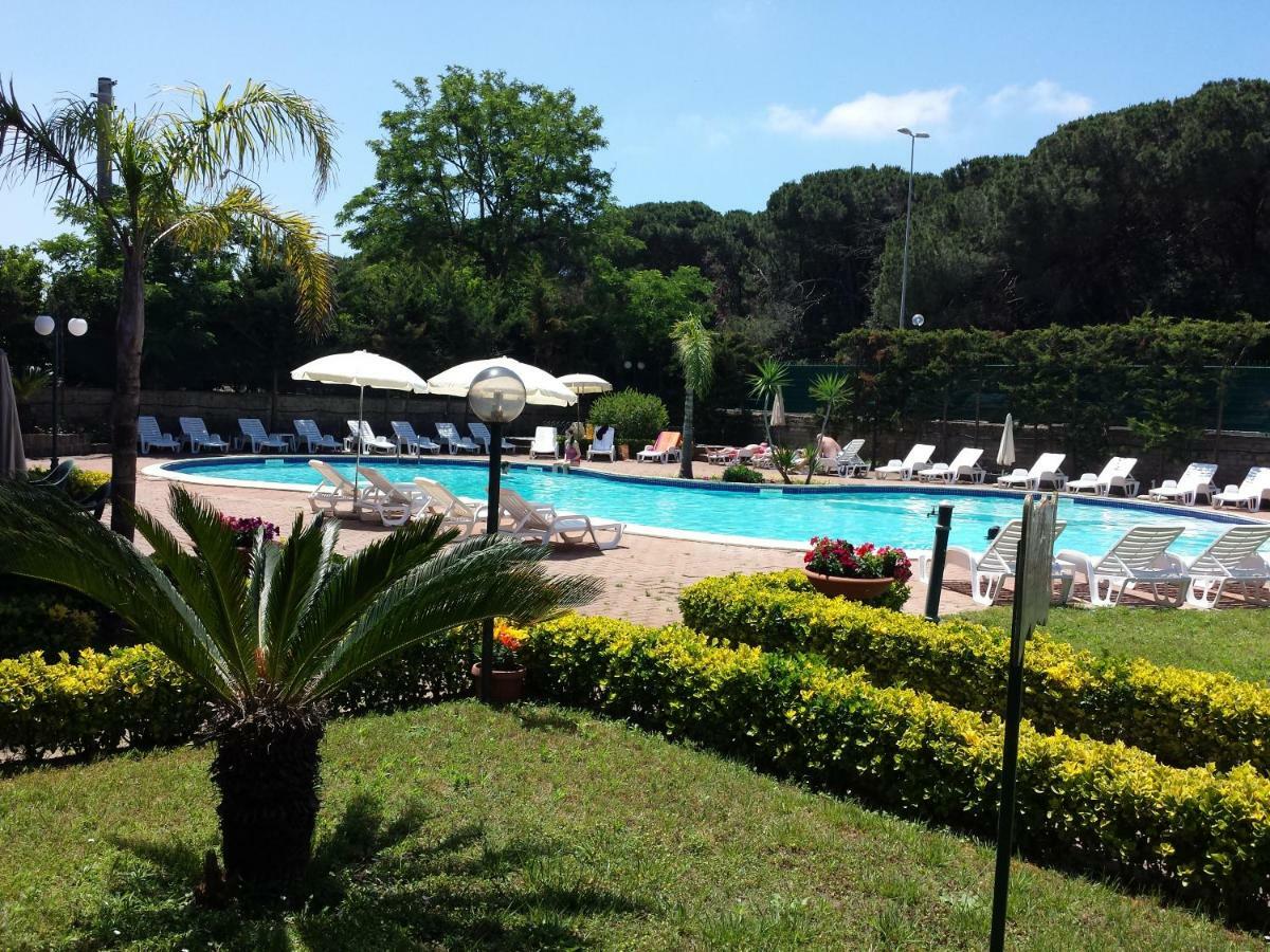 Thaire Resort Castel Volturno Exterior foto